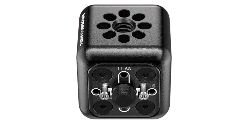 Wooden-Camera_A00332_Accessory-Cube-_-20_-_-20-Bolt__A00332-Bottom-Raised_1800x1800